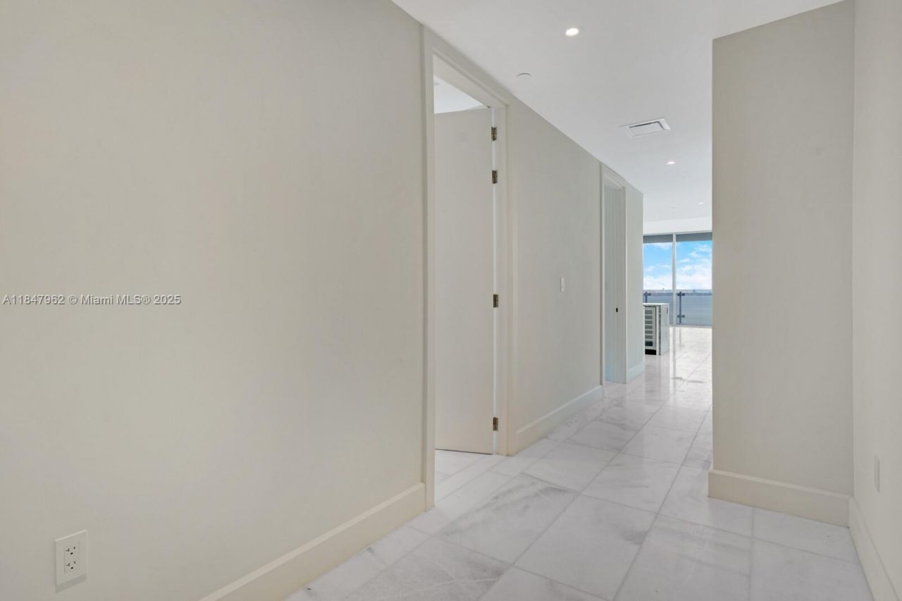 700 NE 26th Ter, Unit 1101, Miami, FL 33137 Photo