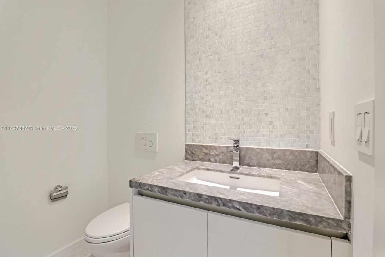 700 NE 26th Ter, Unit 1101, Miami, FL 33137 Photo