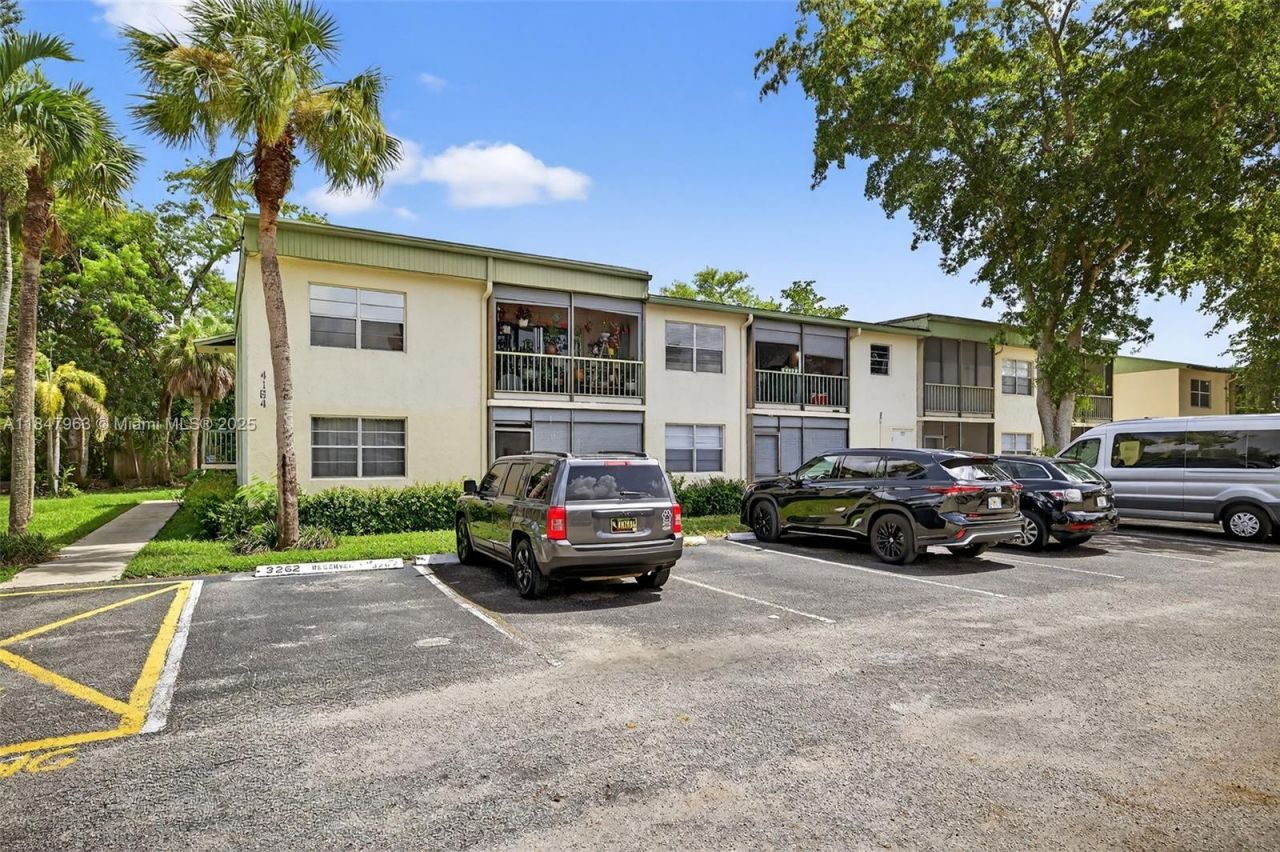 4164 NW 90th Ave, Unit 201, Coral Springs, FL 33065 Photo