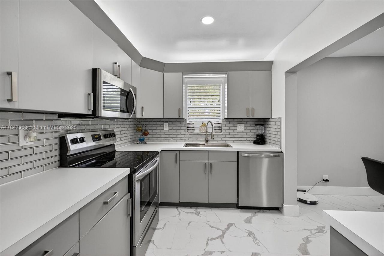 4164 NW 90th Ave, Unit 201, Coral Springs, FL 33065 Photo