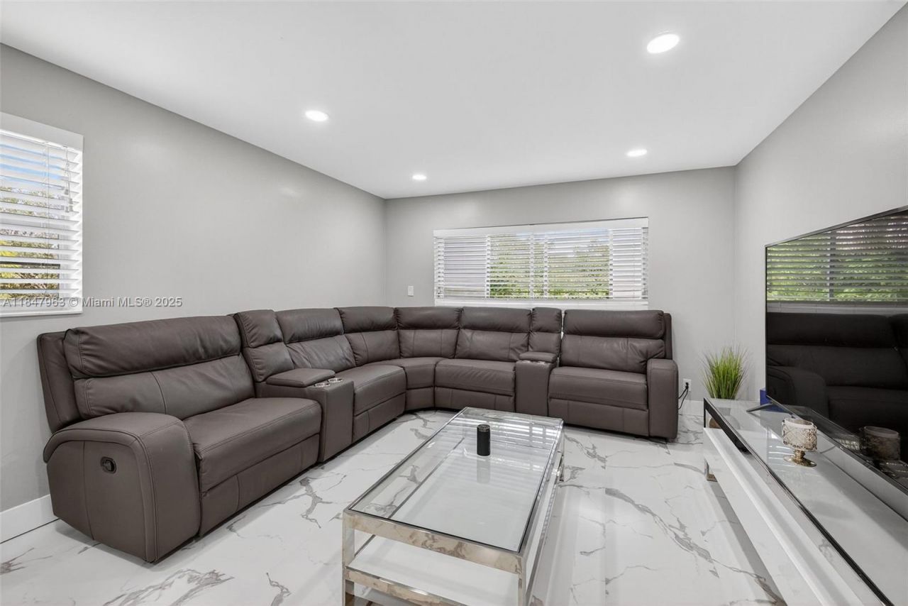 4164 NW 90th Ave, Unit 201, Coral Springs, FL 33065 Photo