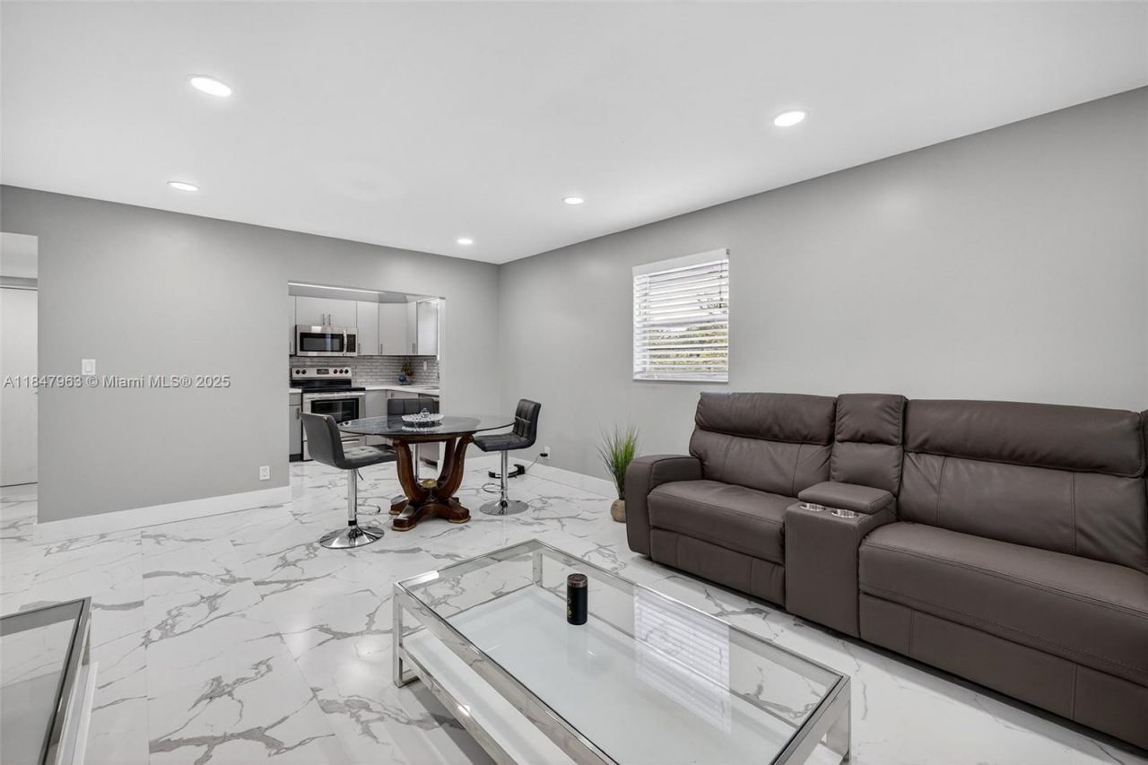 4164 NW 90th Ave, Unit 201, Coral Springs, FL 33065 Photo