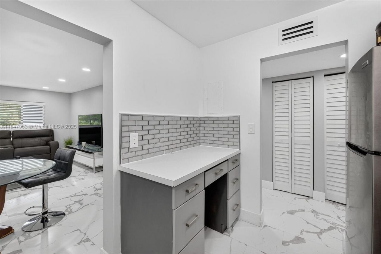 4164 NW 90th Ave, Unit 201, Coral Springs, FL 33065 Photo