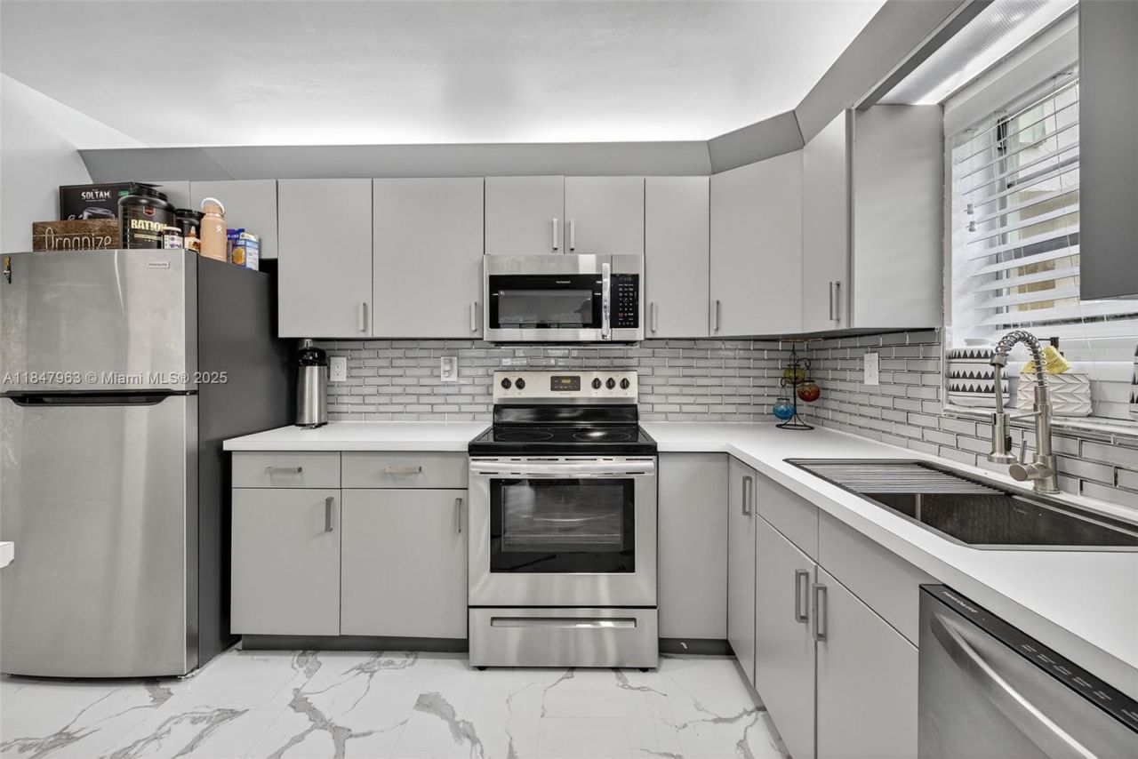 4164 NW 90th Ave, Unit 201, Coral Springs, FL 33065 Photo