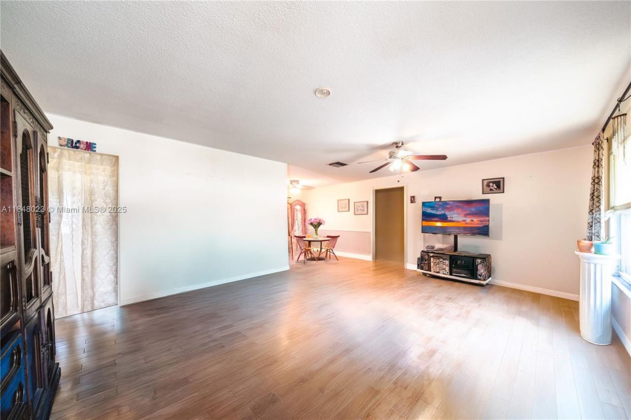 5103 NW 54th Ct, Tamarac, FL 33319 Photo