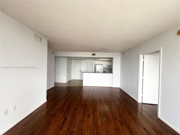 19501 W COUNTRY CLUB DR, Unit 712, Aventura, FL 33180