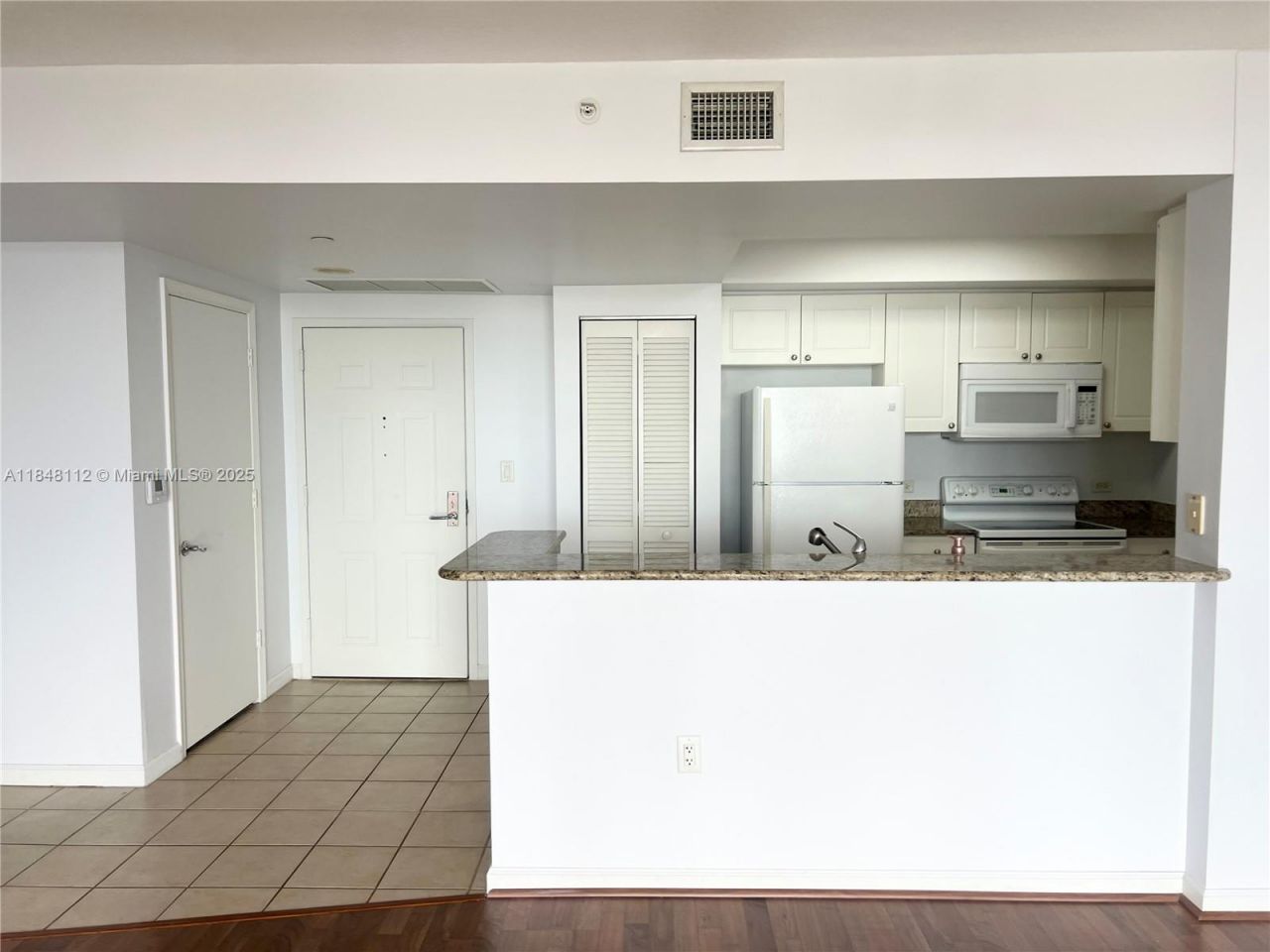 19501 W Country Club Dr, Unit 712, Aventura, FL 33180 Photo