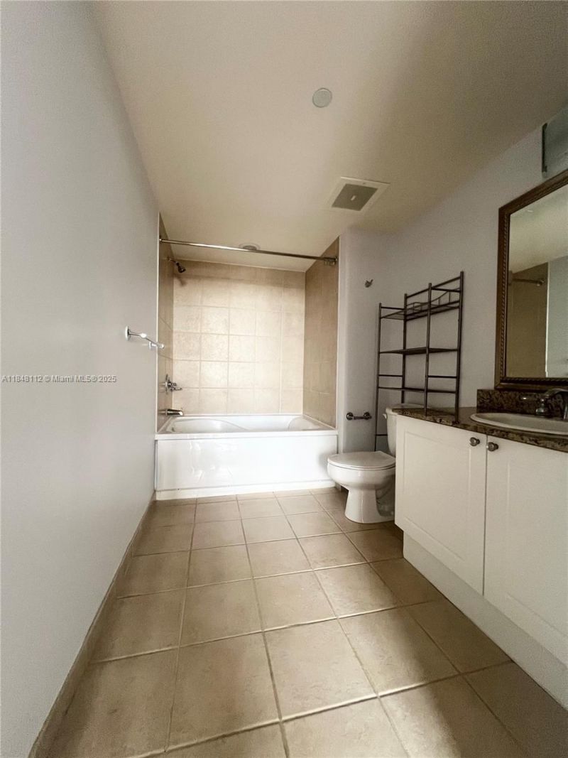 19501 W Country Club Dr, Unit 712, Aventura, FL 33180 Photo