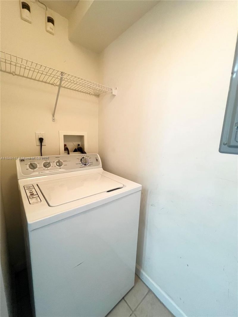 19501 W Country Club Dr, Unit 712, Aventura, FL 33180 Photo