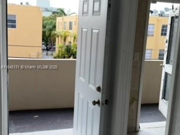 1850 NE 169th St, Unit 308, North Miami Beach, FL 33162