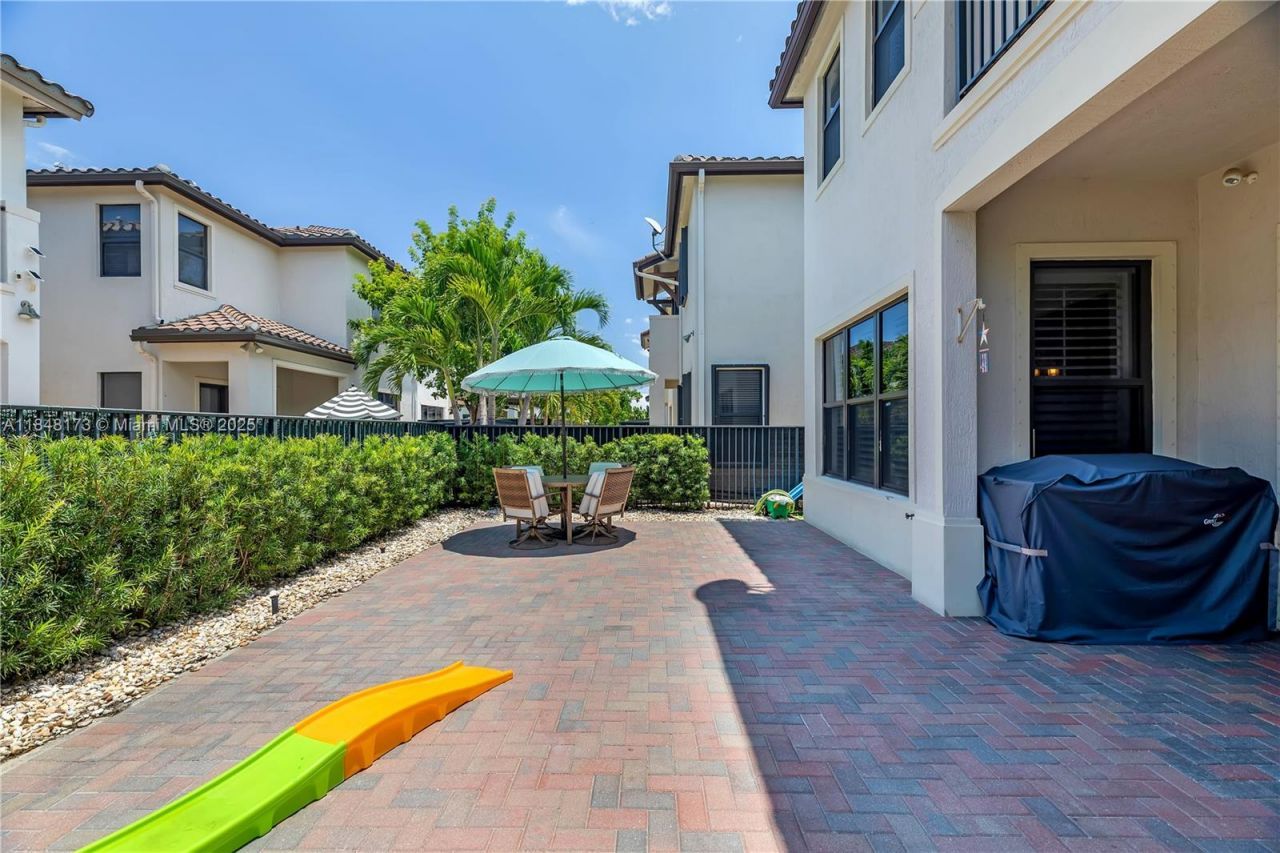 3345 W 95th Ter, Hialeah, FL 33018 Photo