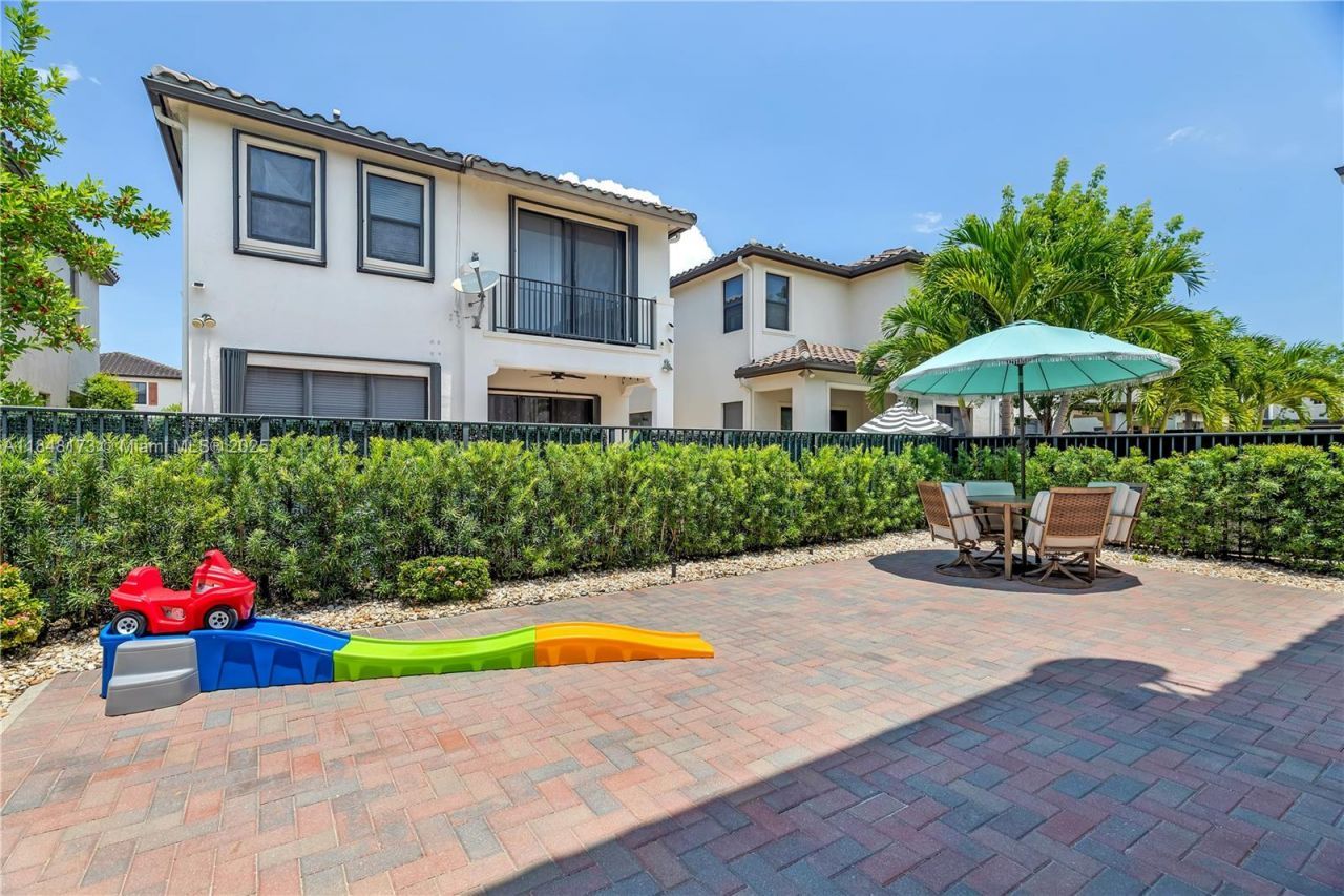 3345 W 95th Ter, Hialeah, FL 33018 Photo