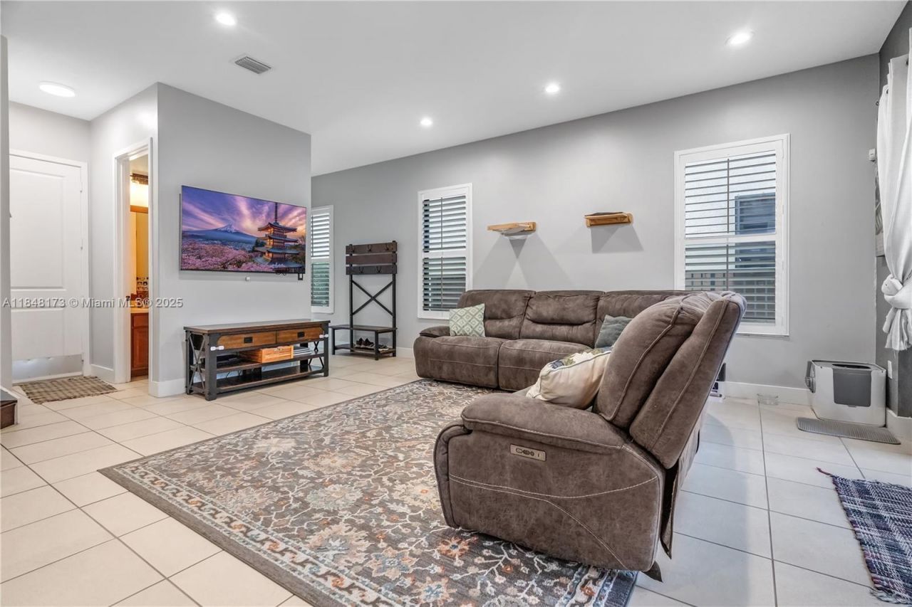 3345 W 95th Ter, Hialeah, FL 33018 Photo