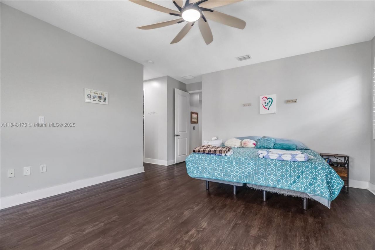 3345 W 95th Ter, Hialeah, FL 33018 Photo