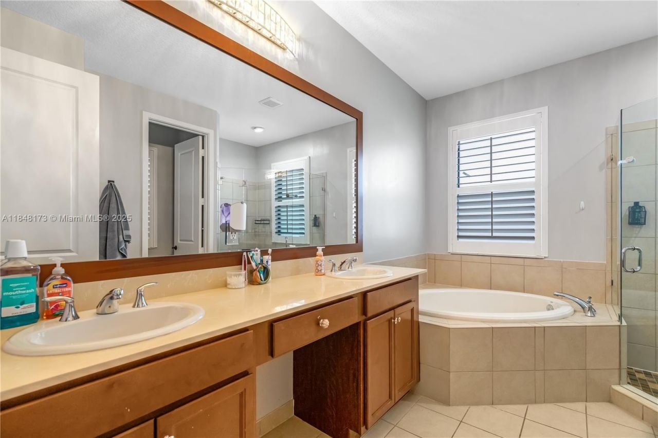 3345 W 95th Ter, Hialeah, FL 33018 Photo