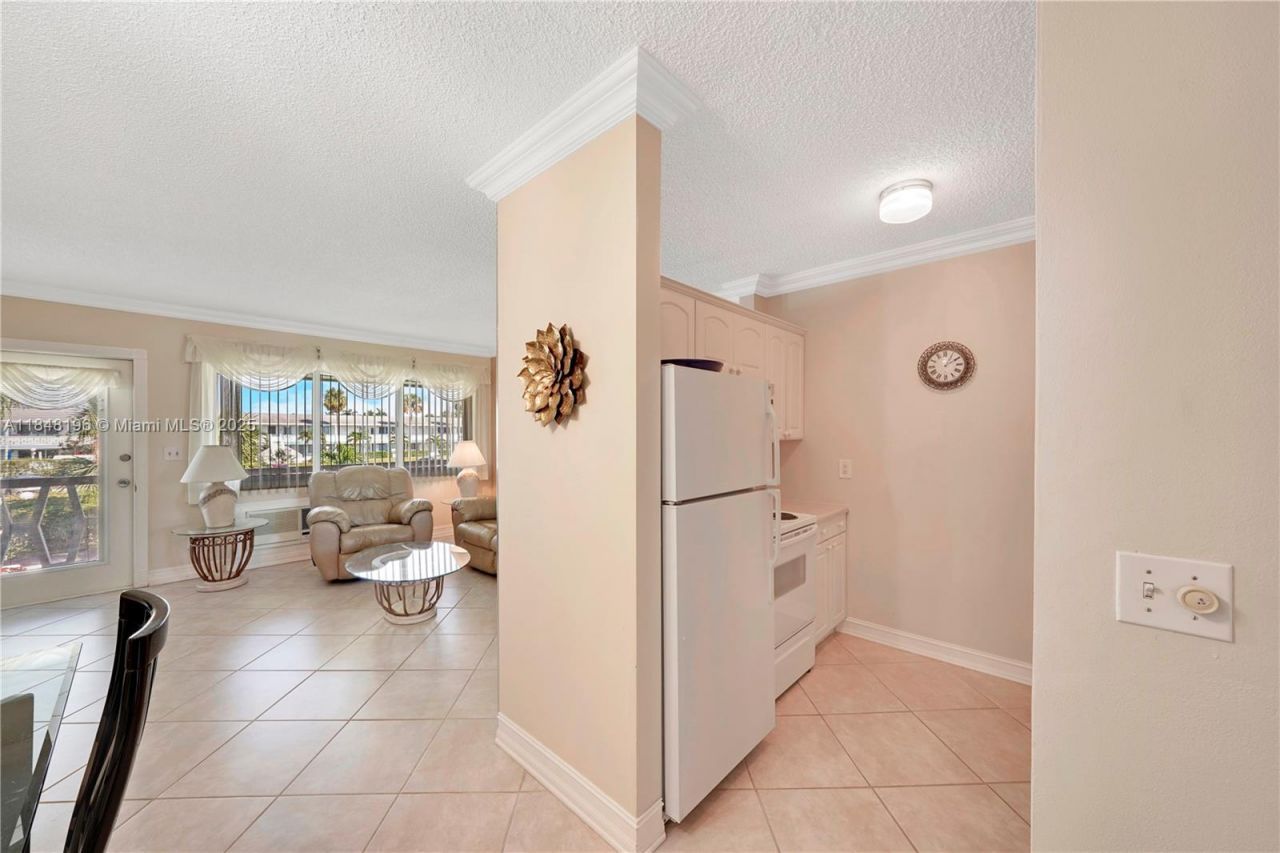 900 Atlantic Shores Blvd, Unit 215, Hallandale Beach, FL 33009 Photo