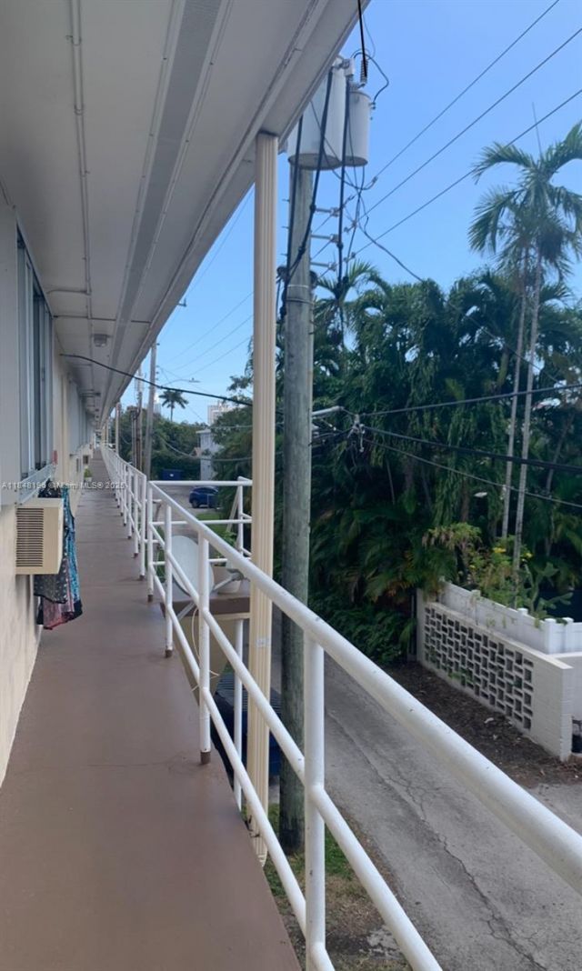 900 Atlantic Shores Blvd, Unit 215, Hallandale Beach, FL 33009 Photo