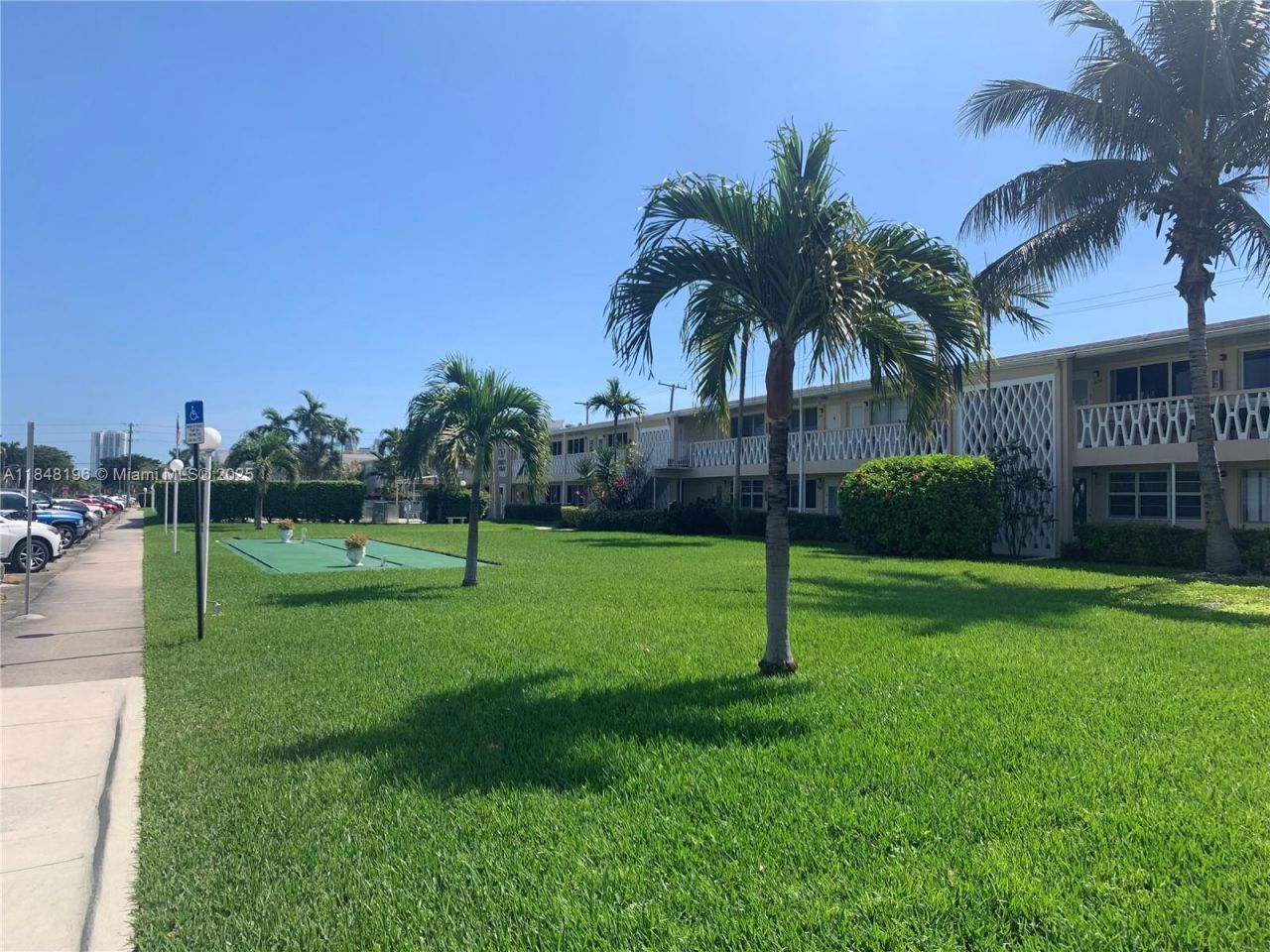 900 Atlantic Shores Blvd, Unit 215, Hallandale Beach, FL 33009 Photo