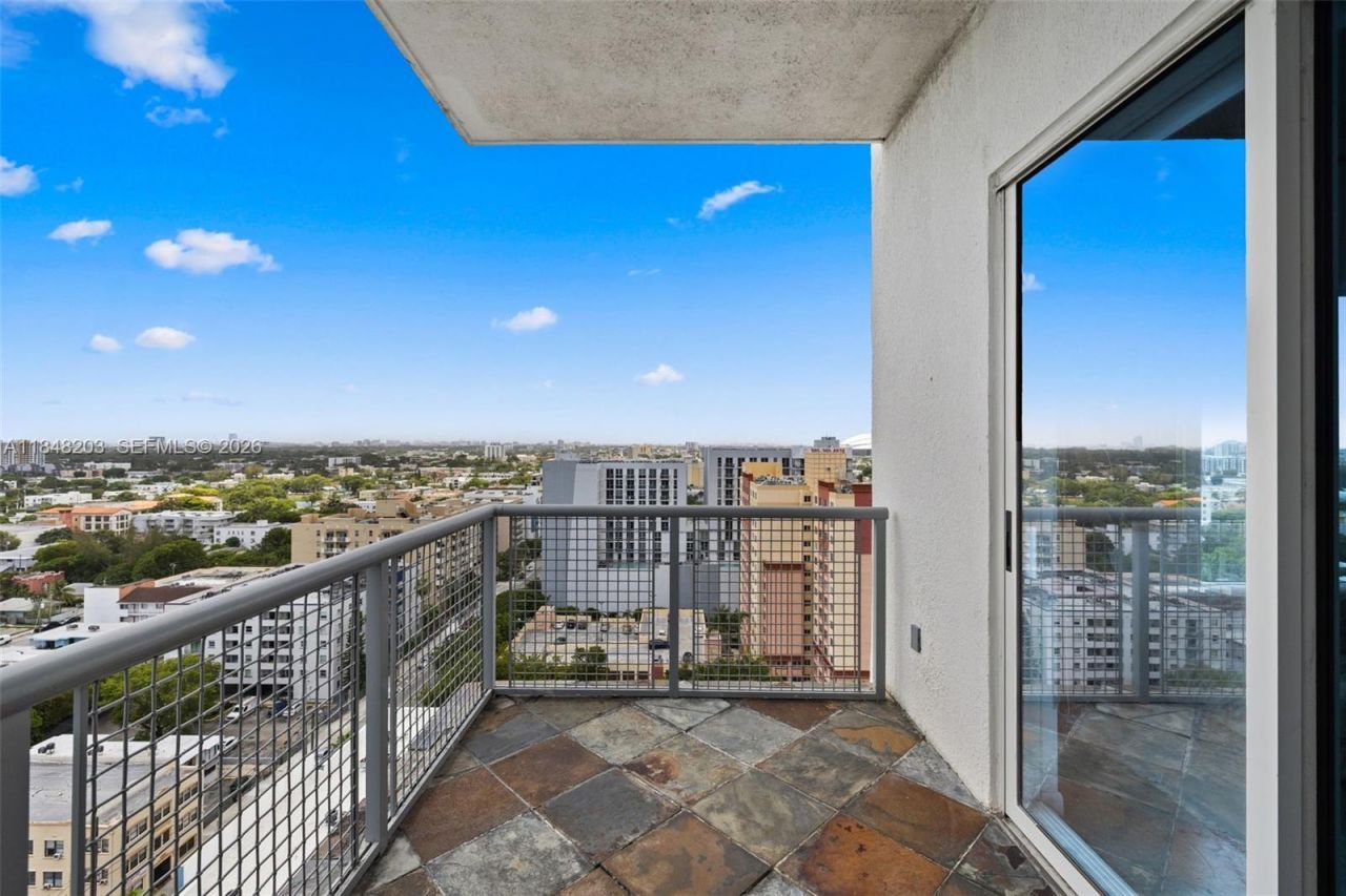 10 SW South River Dr, Unit 1614, Miami, FL 33130 Photo