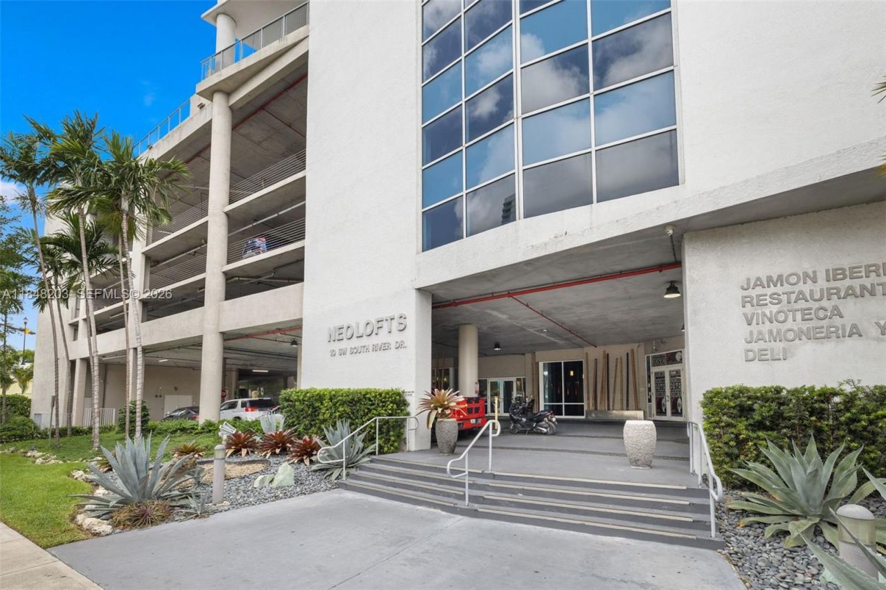 10 SW South River Dr, Unit 1614, Miami, FL 33130 Photo