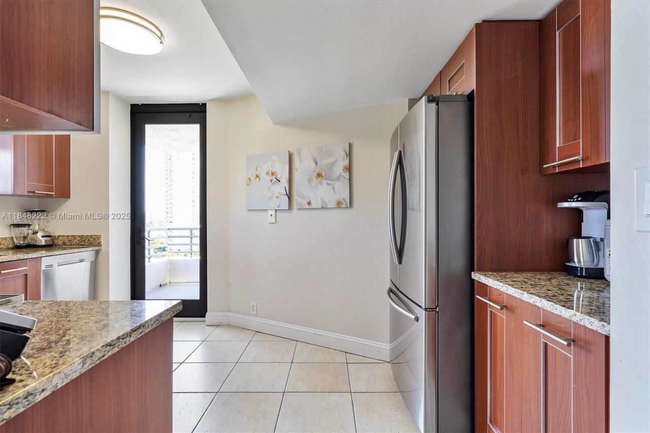 3300 NE 191st St, Unit 1213, Aventura, FL 33180 Photo