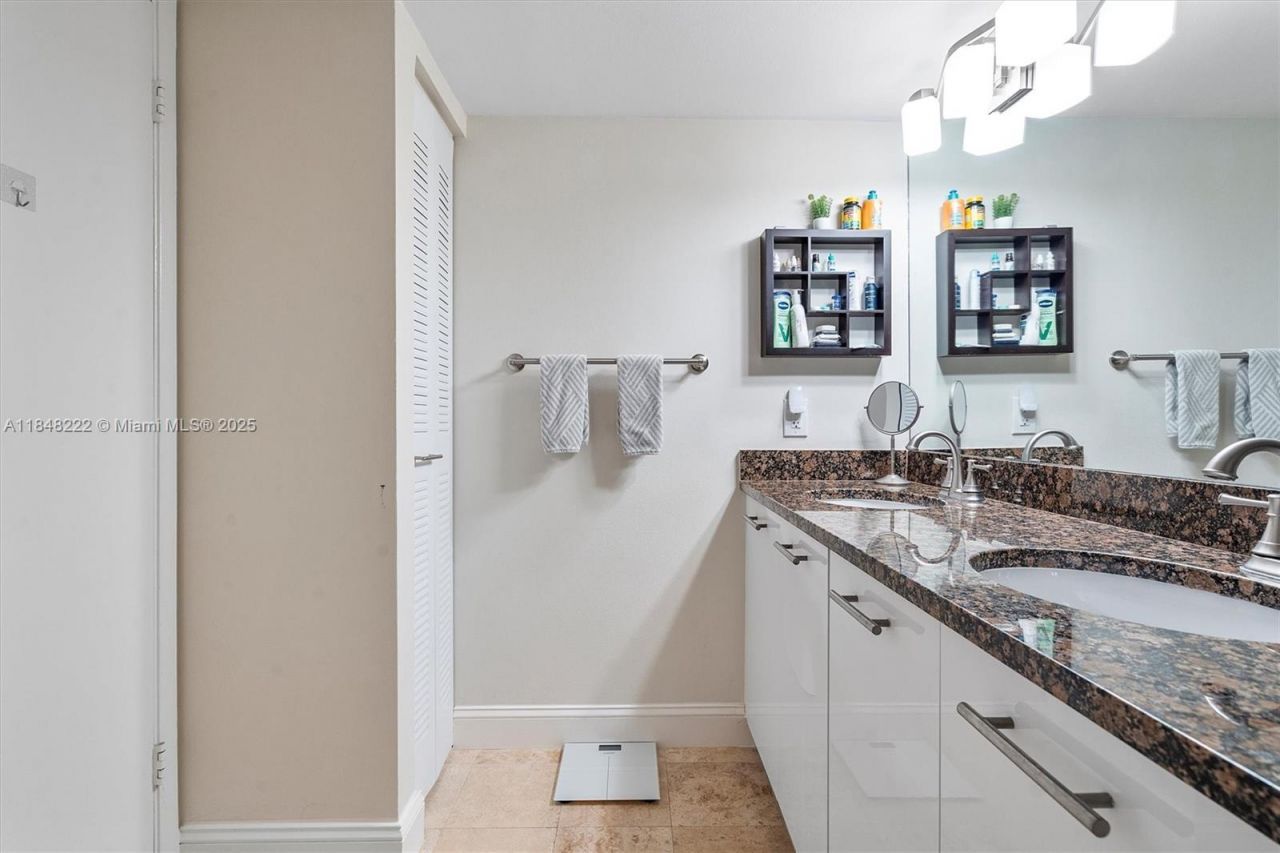 3300 NE 191st St, Unit 1213, Aventura, FL 33180 Photo