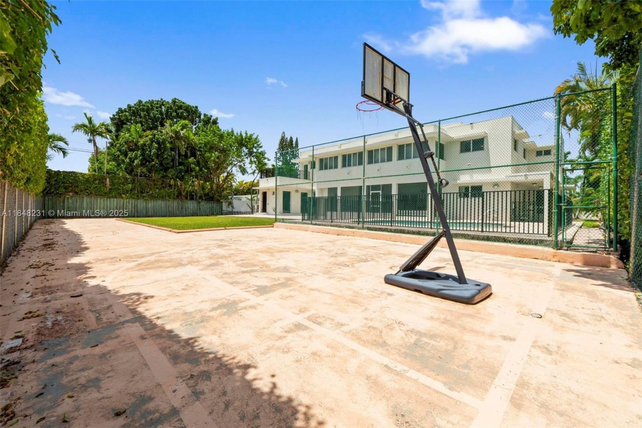 5045 SW 67th Ave, South Miami, FL 33155 Photo