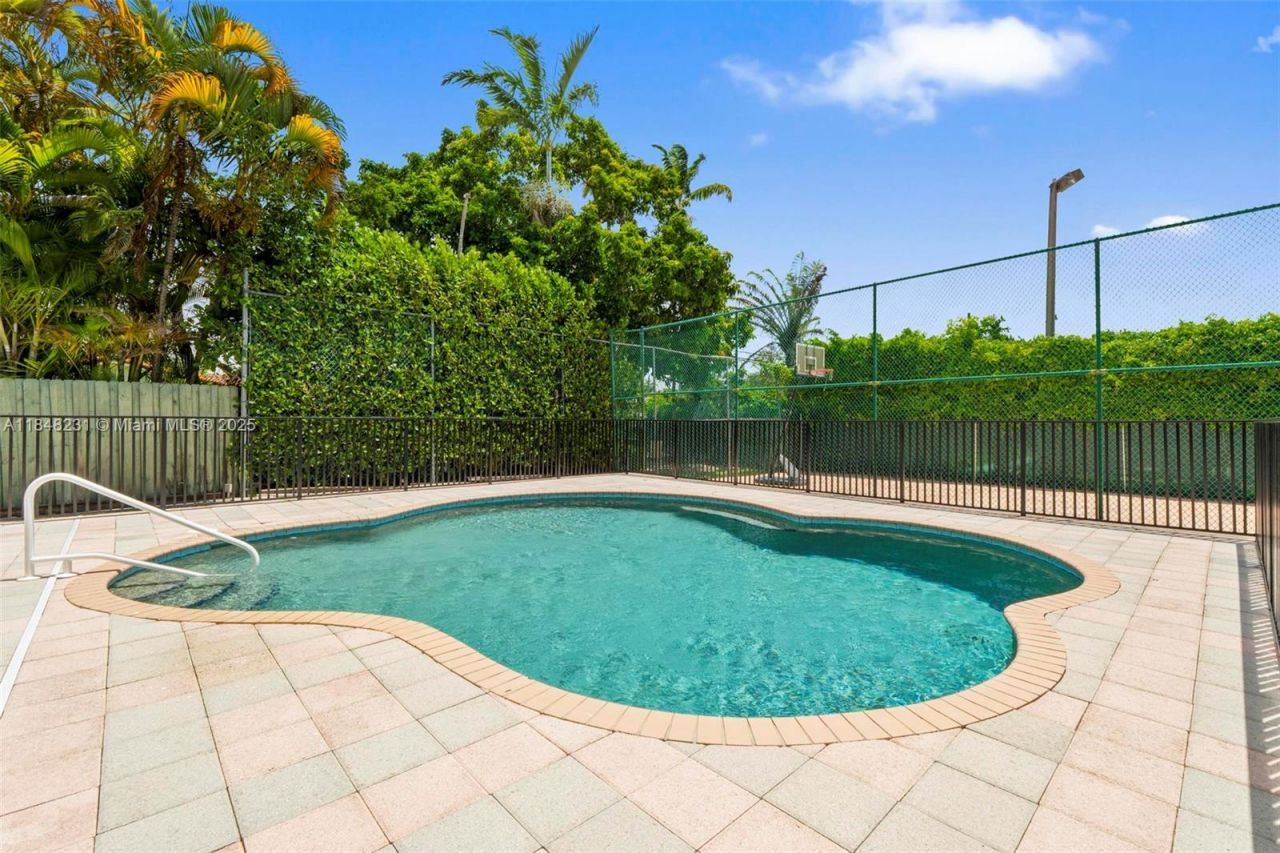 5045 SW 67th Ave, South Miami, FL 33155 Photo