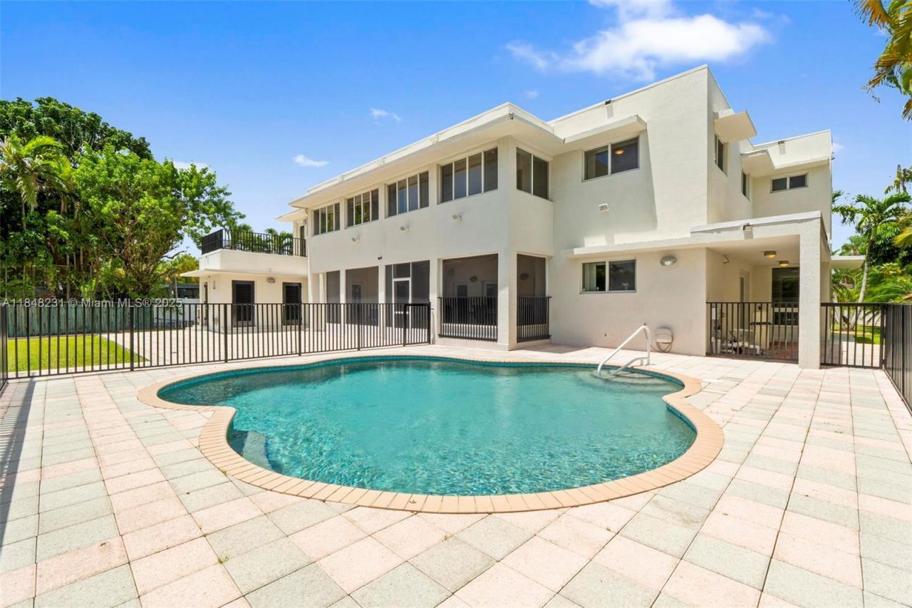 5045 SW 67th Ave, South Miami, FL 33155 Photo