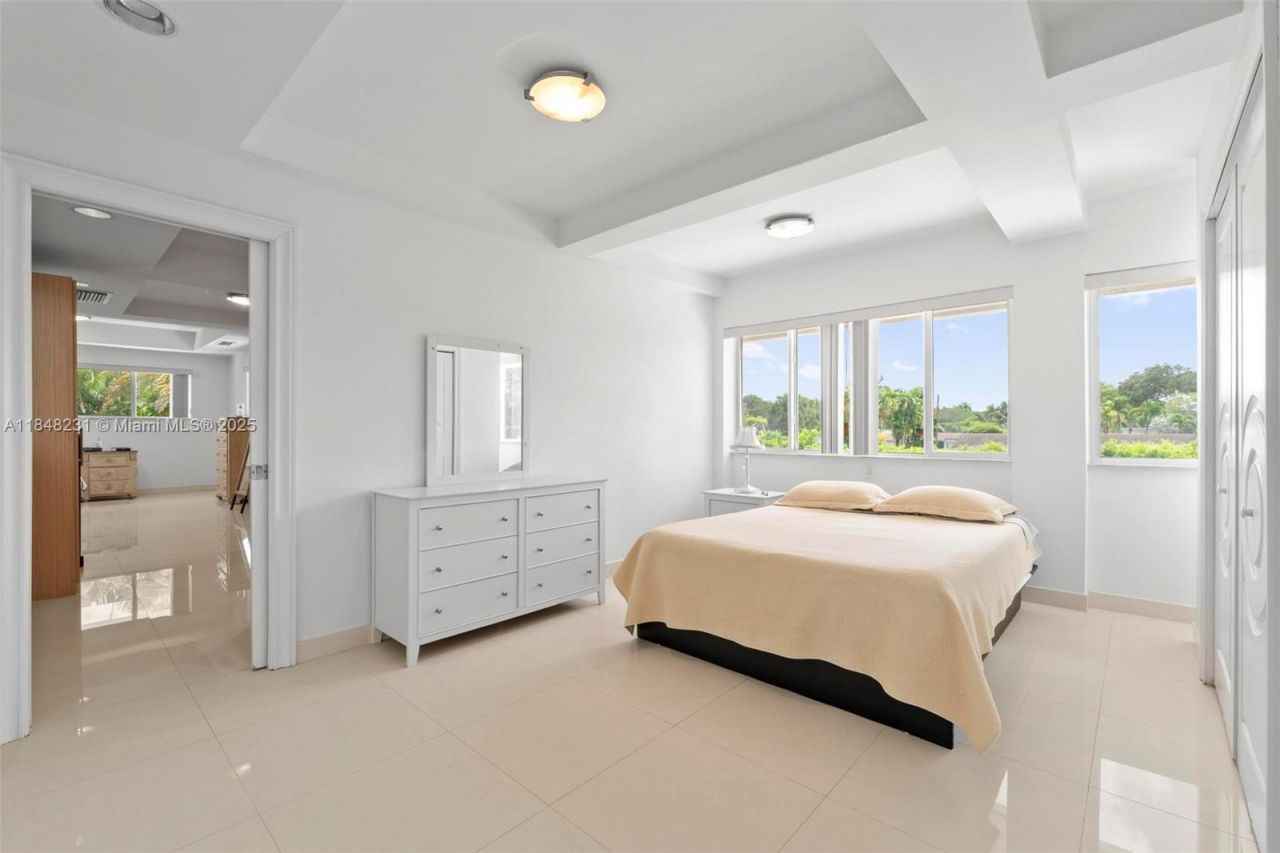 5045 SW 67th Ave, South Miami, FL 33155 Photo