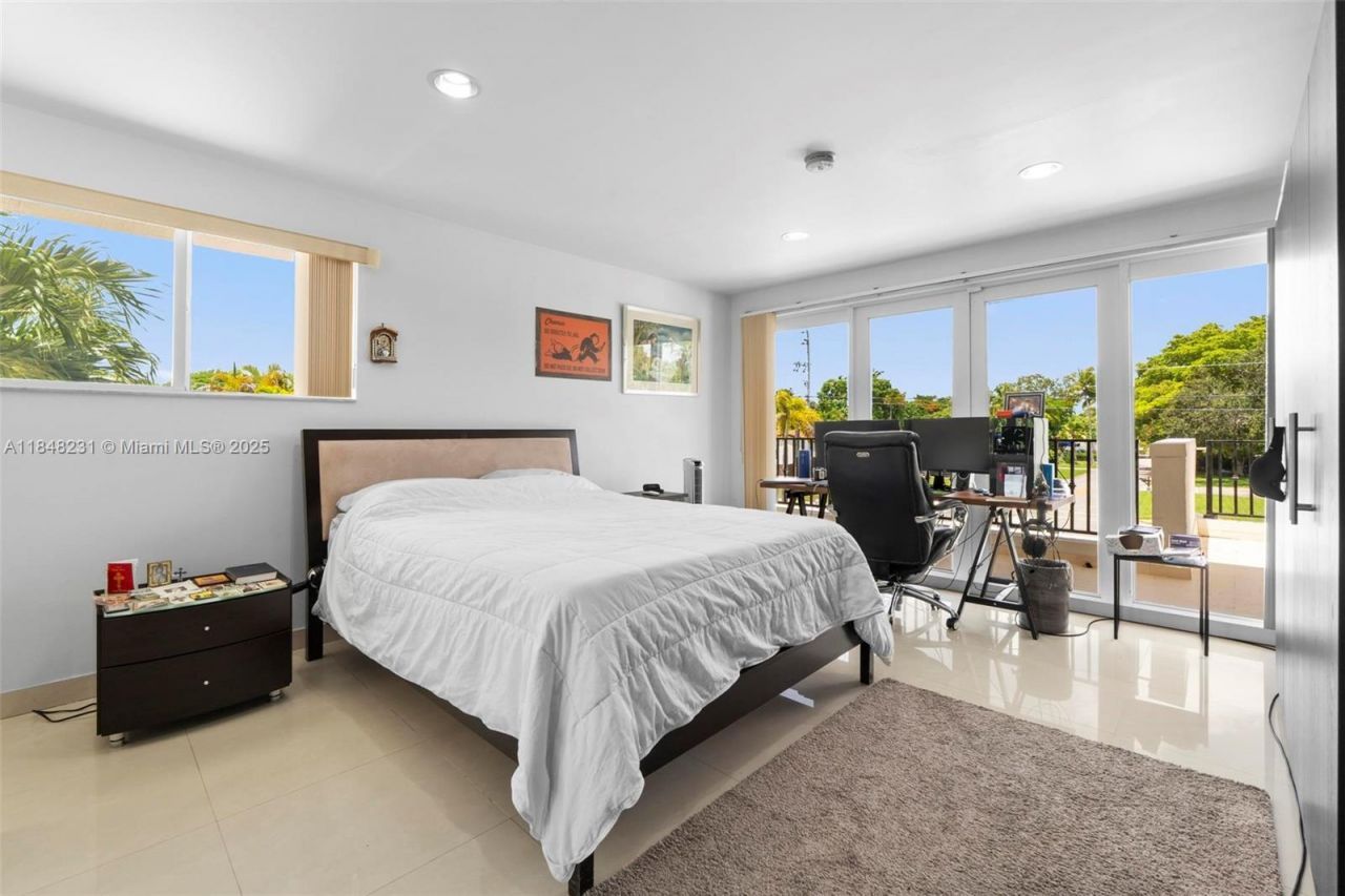 5045 SW 67th Ave, South Miami, FL 33155 Photo