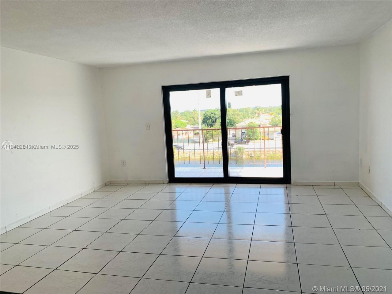 1325 W 68th St, Unit 514, Hialeah, FL 33014 Photo