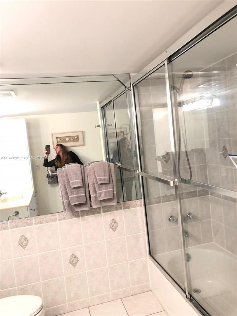 100 Golden Isles Dr, Unit 706, Hallandale Beach, FL 33009 Photo