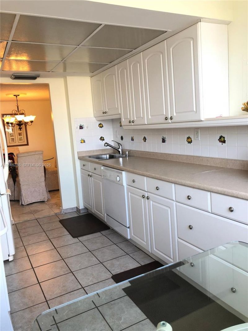 100 Golden Isles Dr, Unit 706, Hallandale Beach, FL 33009 Photo