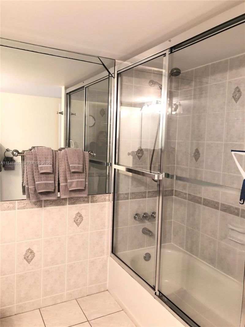 100 Golden Isles Dr, Unit 706, Hallandale Beach, FL 33009 Photo