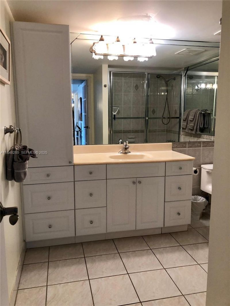 100 Golden Isles Dr, Unit 706, Hallandale Beach, FL 33009 Photo