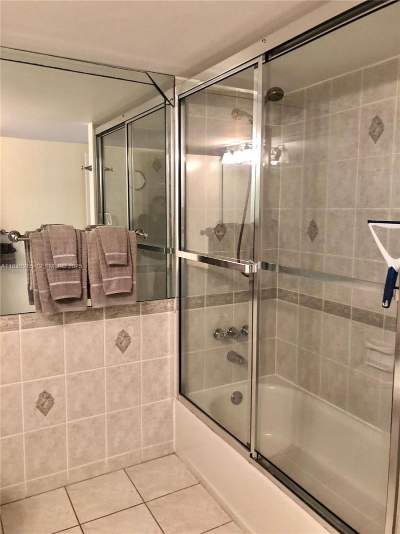 100 Golden Isles Dr, Unit 706, Hallandale Beach, FL 33009 Photo