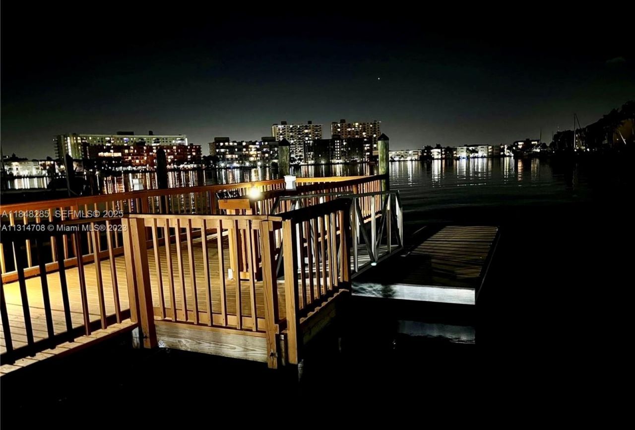 100 Golden Isles Dr, Unit 706, Hallandale Beach, FL 33009 Photo