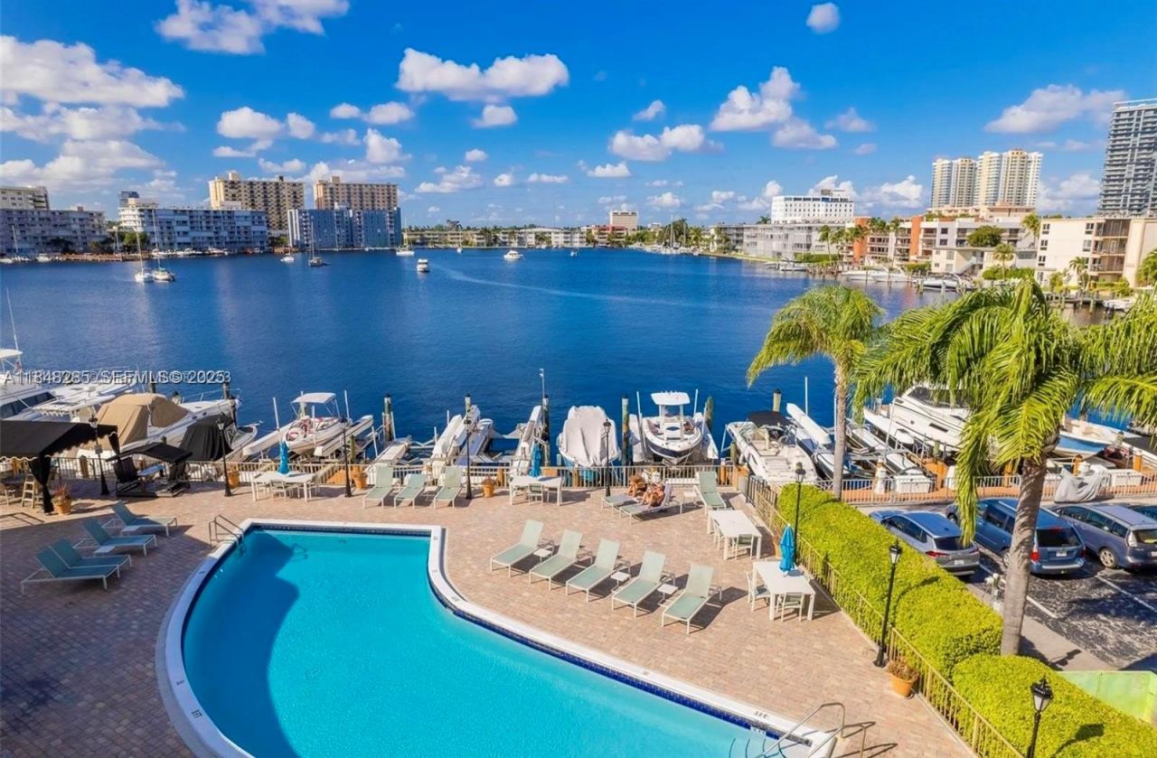 100 Golden Isles Dr, Unit 706, Hallandale Beach, FL 33009 Photo