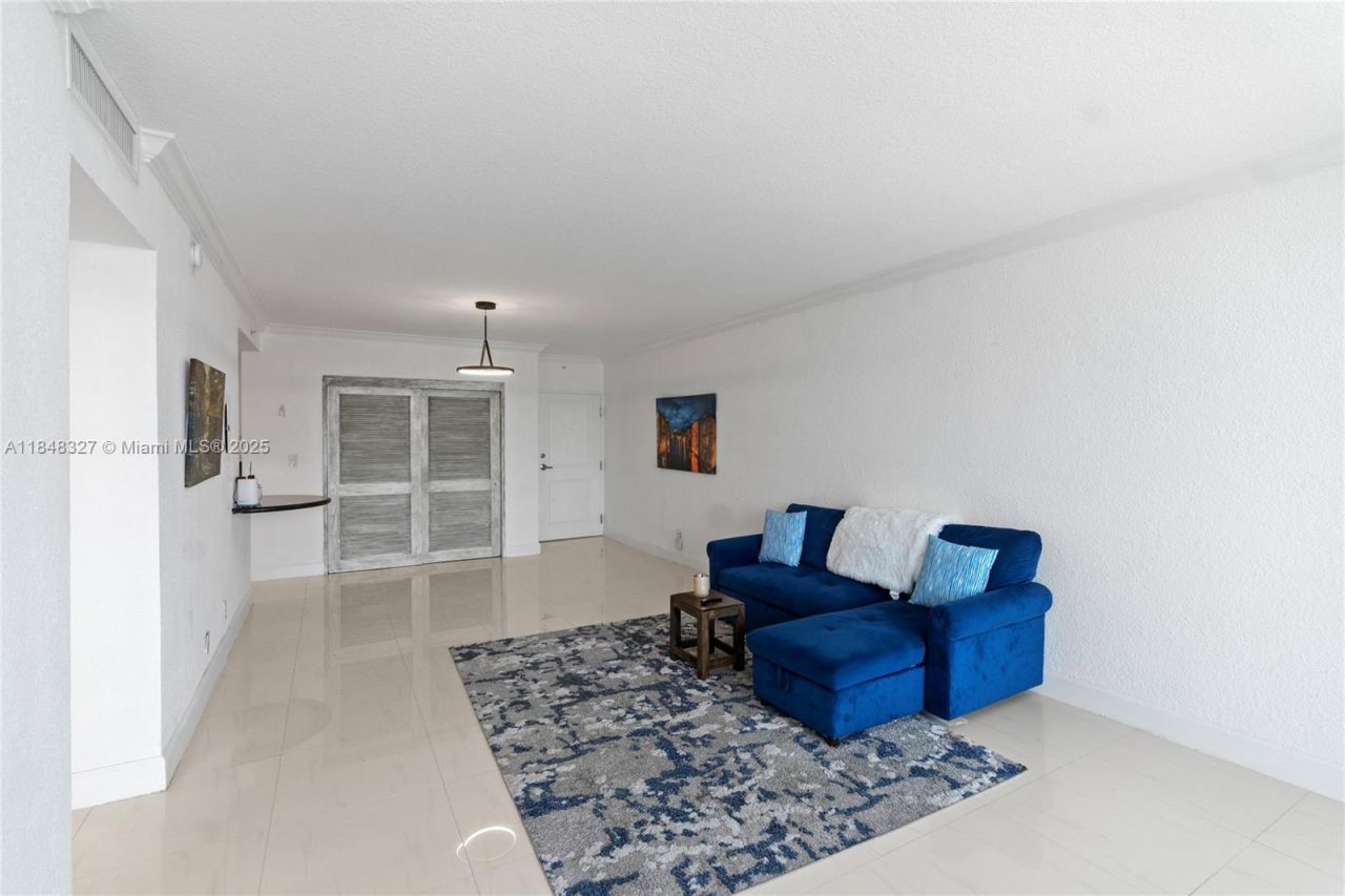 401 69th St, Unit 1204, Miami Beach, FL 33141 Photo