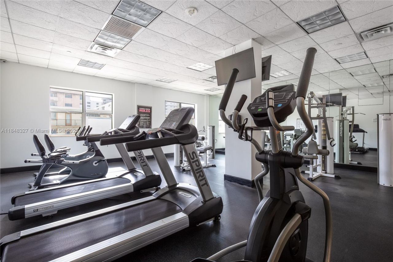 401 69th St, Unit 1204, Miami Beach, FL 33141 Photo