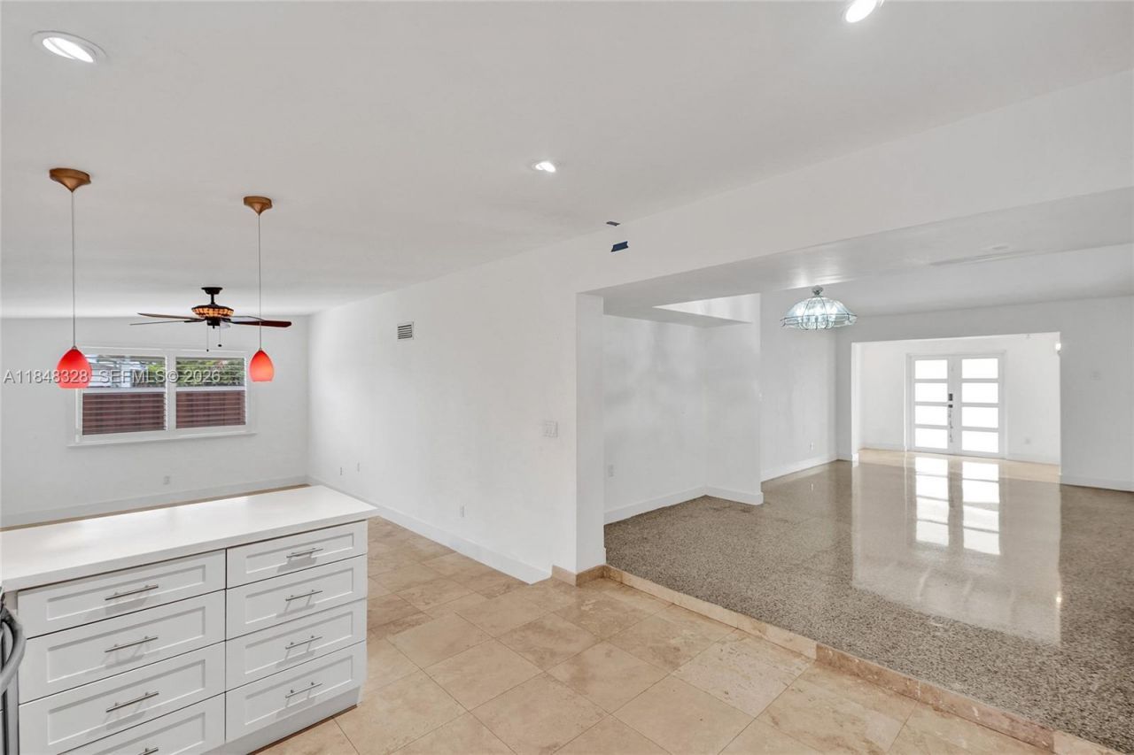 6525 SW 32nd St, Miami, FL 33155 Photo