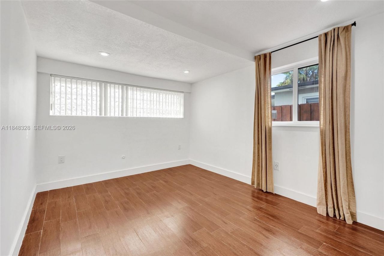 6525 SW 32nd St, Miami, FL 33155 Photo