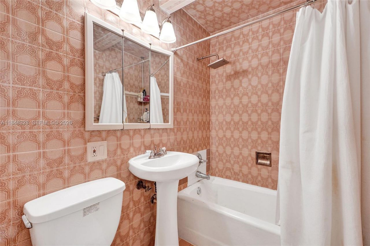 6525 SW 32nd St, Miami, FL 33155 Photo