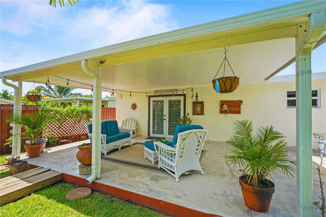 6525 SW 32nd St, Miami, FL 33155 Photo