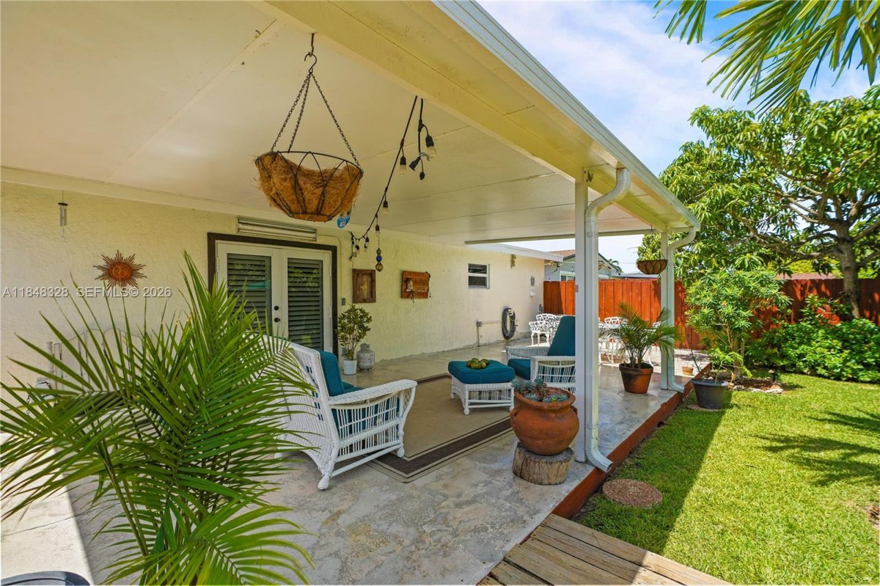 6525 SW 32nd St, Miami, FL 33155 Photo