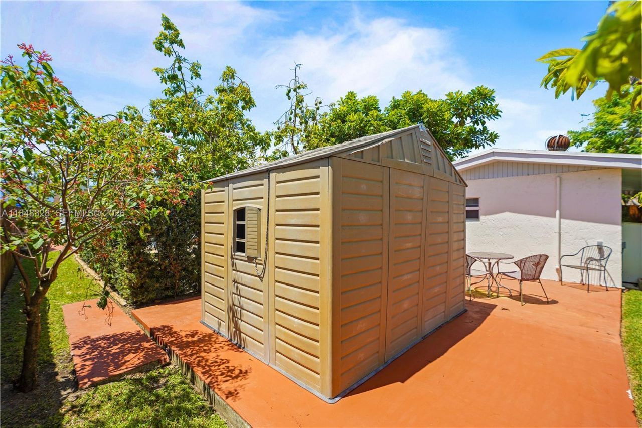 6525 SW 32nd St, Miami, FL 33155 Photo