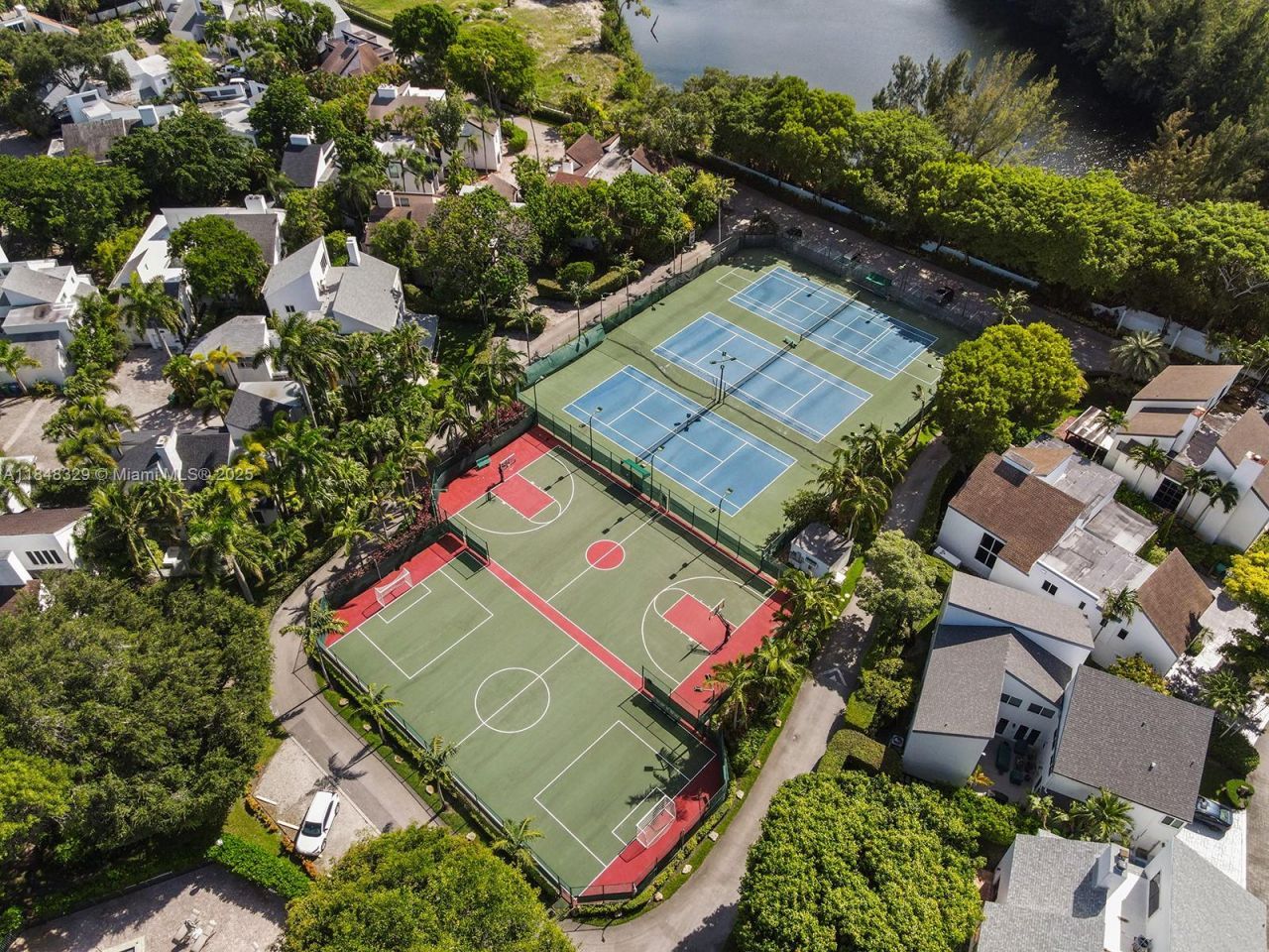 20251 W Oak Haven Cir, Miami, FL 33179 Photo