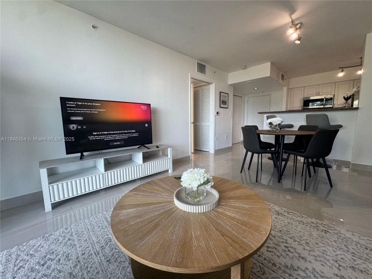 1155 Brickell Bay Dr, Unit 307, Miami, FL 33131 Photo