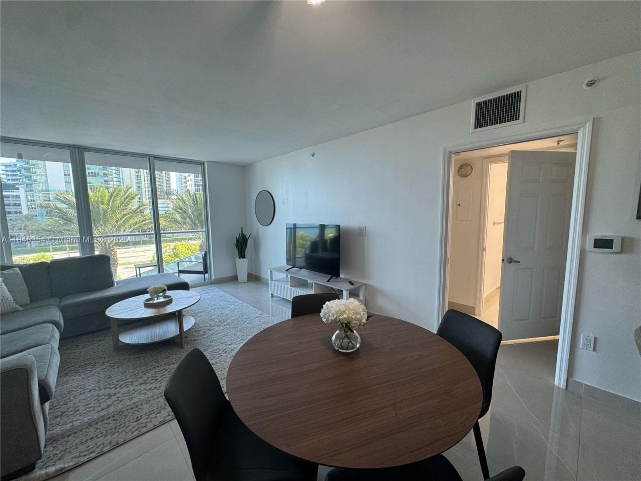 1155 Brickell Bay Dr, Unit 307, Miami, FL 33131 Photo